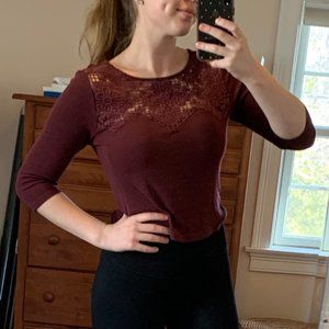 💕American Eagle Lace Yoke 3/4 Sleeve Top Size M